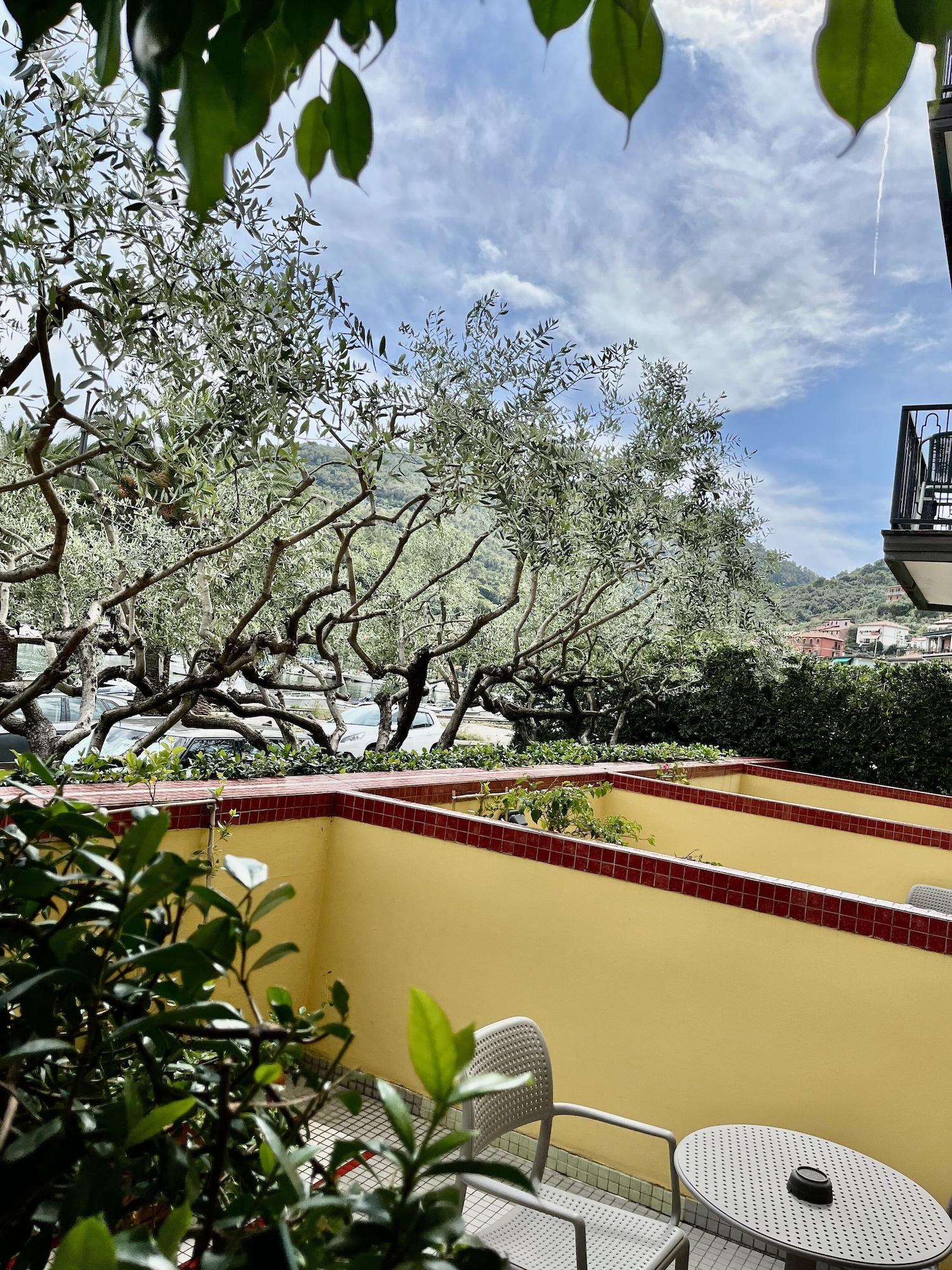 Hotel Della Baia Porto Venere Exterior foto